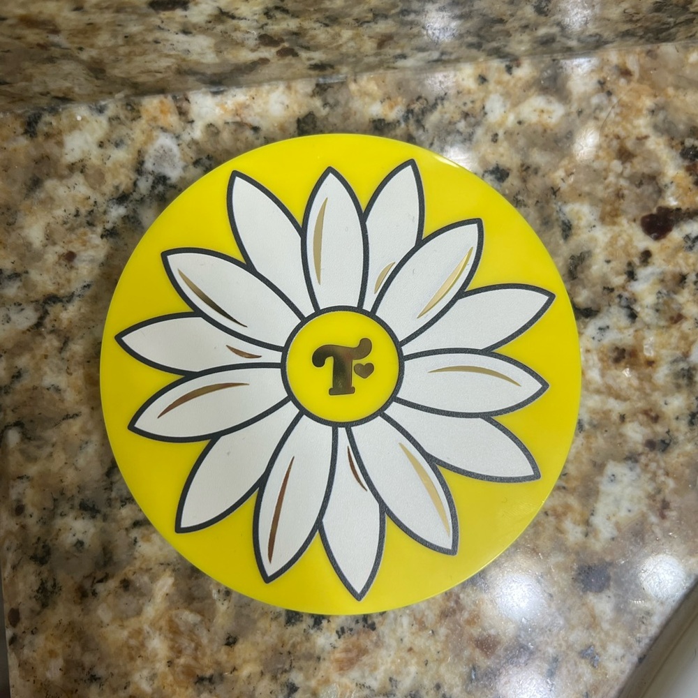 Trixie cosmetics bronzer